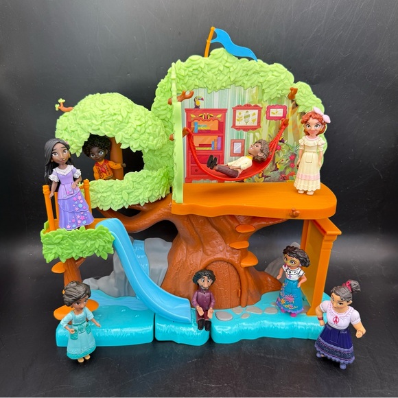 Disney Encanto Antonio's Tree House Small Doll Play Set With 8 Figures - 21935 - Picture 2 of 12